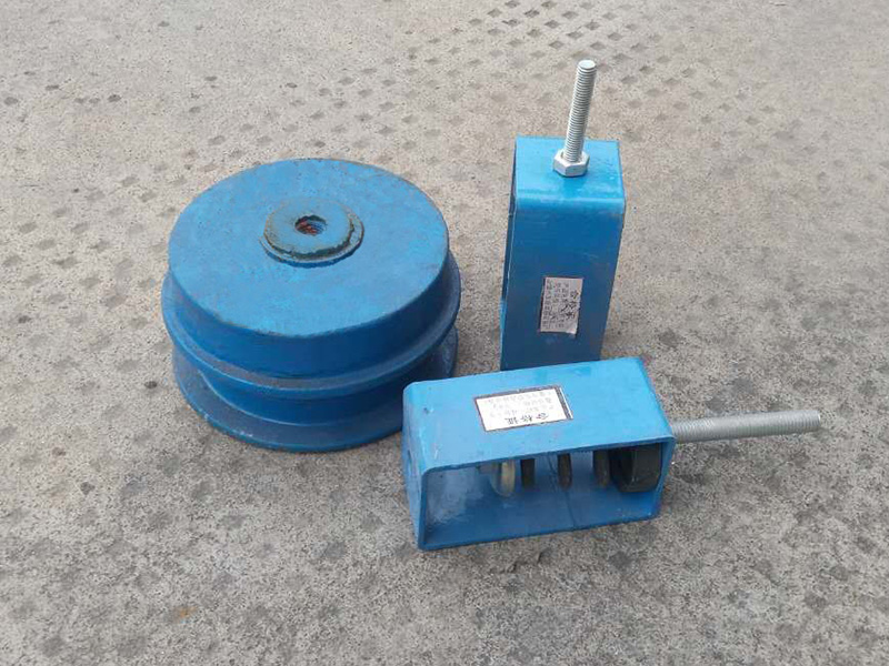 落地，吊鉤式減震器